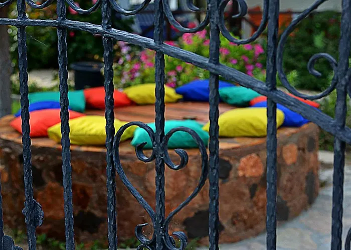 Mira * 博兹贾阿达岛