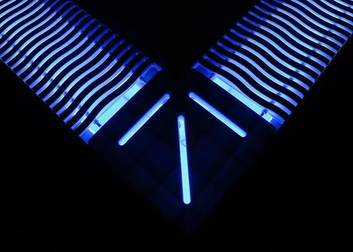 Mira 博兹贾阿达岛